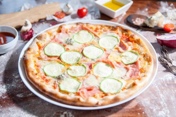 Pizza Zucchini e Gorgonzola
